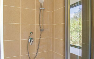 Borgo Verdiana: shower