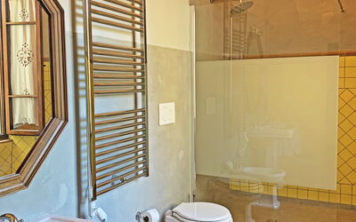 Villa Zara: Automne, Été, Printemps, Salle de bain