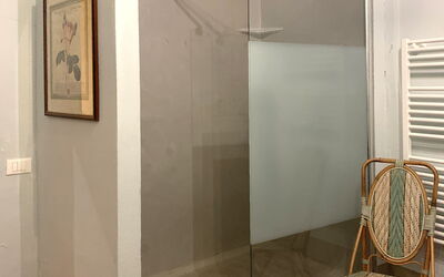 Villa Zara: Automne, Été, Printemps, Salle de bain