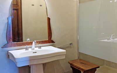 Villa Zara: Automne, Été, Printemps, Salle de bain