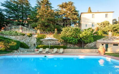 Villa Zara: Automne, bassin, Été, Extérieurs, Printemps