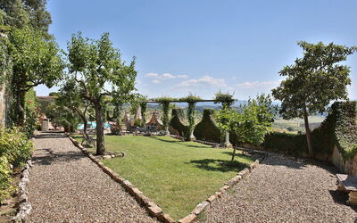 Villa Zara: Automne, Été, Jardin, Printemps