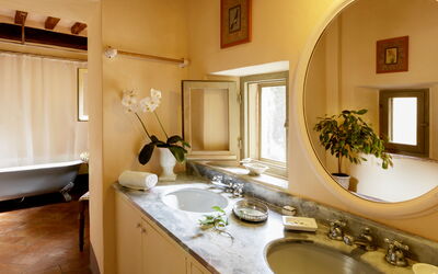 Villa Osa: Autumn, Bathroom, Summer, Winter