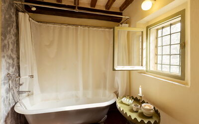 Villa Osa: Autumn, Bathroom, Summer, Winter