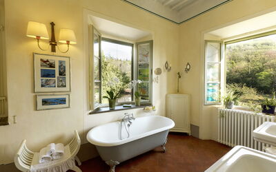 Villa Osa: Autumn, Bathroom, Summer, Winter