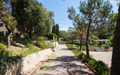 Villa Osa: Autumn, Building Exterior, Summer, Winter