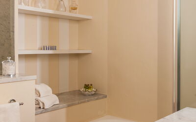 Villa Osa: Autumn, Bathroom, Summer, Winter