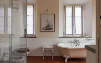 Villa Osa: Autumn, Bathroom, Summer, Winter