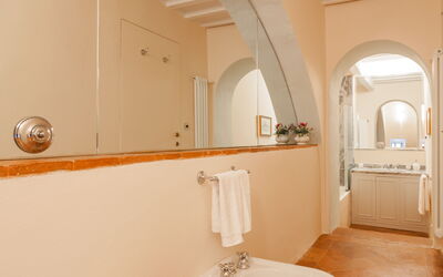 Villa Osa: Autumn, Bathroom, Summer, Winter