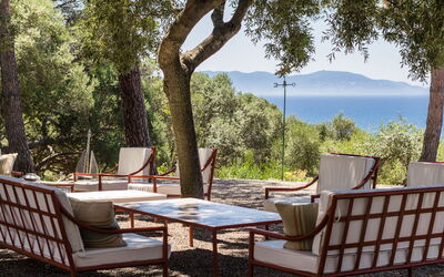 Villa Osa: Autumn, Building Exterior, Summer, Winter