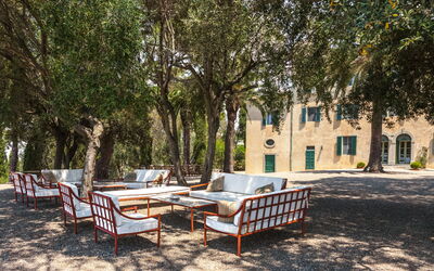 Villa Osa: Autumn, Building Exterior, Summer, Winter