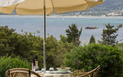 Villa Osa: Autumn, Scenic View, Summer, Winter