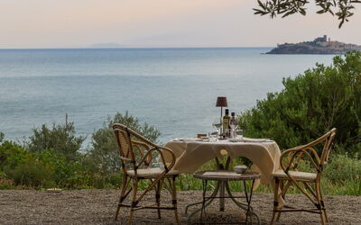 Villa Osa: Autumn, Scenic View, Summer, Winter