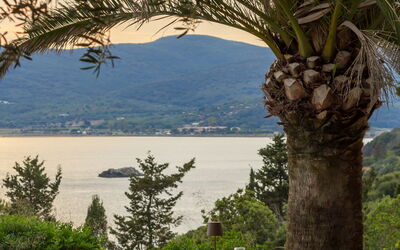 Villa Osa: Autumn, Scenic View, Summer, Winter