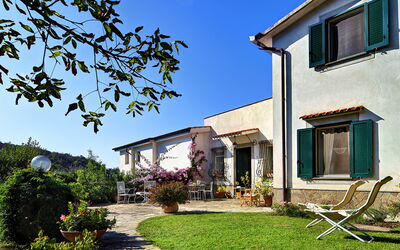 Villa Sorrentina: sorrento-hills-comfort-villa-massa-lubrense-villa-external