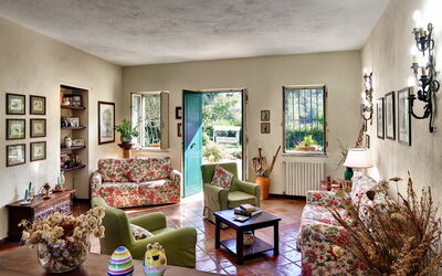 Villa Sorrentina: sorrento-hills-comfort-villa-massa-lubrense-villa-living-room