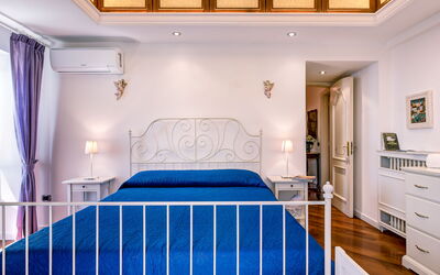 La Noblesse: palazzo-villa-dei-nobili-santa-agata-sui-due-golfi-villa-bedroom