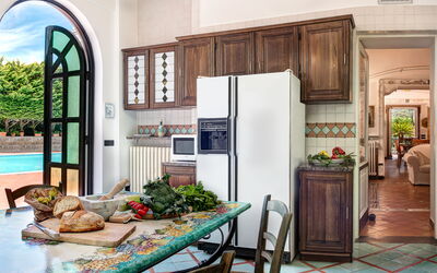 La Noblesse: palazzo-villa-dei-nobili-santa-agata-sui-due-golfi-villa-kitchen