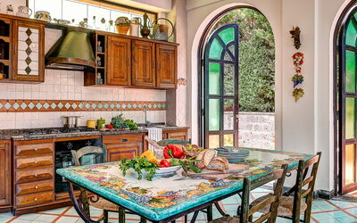 La Noblesse: palazzo-villa-dei-nobili-santa-agata-sui-due-golfi-villa-kitchen