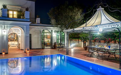 La Noblesse: palazzo-villa-dei-nobili-santa-agata-sui-due-golfi-villa-external