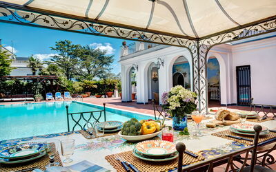 La Noblesse: palazzo-villa-dei-nobili-santa-agata-sui-due-golfi-villa-patio