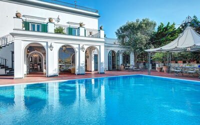 La Noblesse: palazzo-villa-dei-nobili-santa-agata-sui-due-golfi-villa-pool