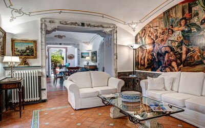 La Noblesse: palazzo-villa-dei-nobili-santa-agata-sui-due-golfi-villa-living-room