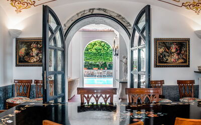 La Noblesse: palazzo-villa-dei-nobili-santa-agata-sui-due-golfi-villa-living-room