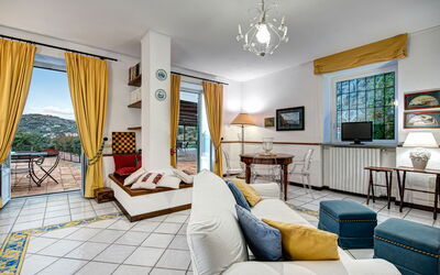 Villa Panorama: country-lemonvilla-massa-lubrense-villa-living-room