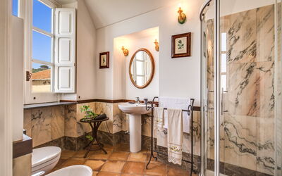 Villa Acquara: villa-riggiole-700-massa-lubrense-villa-bathroom