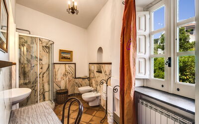 Villa Acquara: villa-riggiole-700-massa-lubrense-villa-bathroom