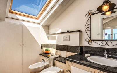 Villa Acquara: villa-riggiole-700-massa-lubrense-villa-bathroom