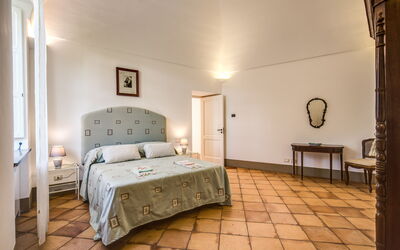 Villa Acquara: villa-riggiole-700-massa-lubrense-villa-bedroom