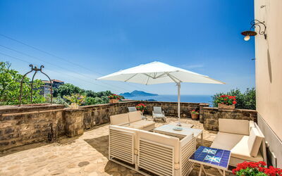 Villa Acquara: villa-riggiole-700-massa-lubrense-villa-terrace