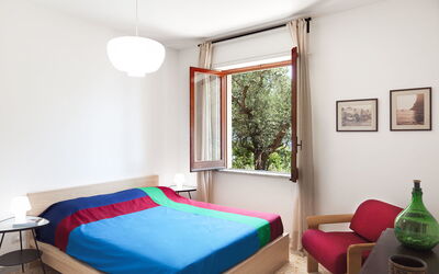 Casa Lalli: orizzonte-li-galli-torca-villa-bedroom