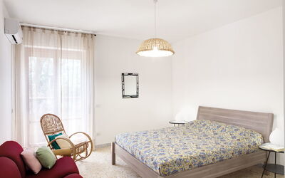 Casa Lalli: orizzonte-li-galli-torca-villa-bedroom