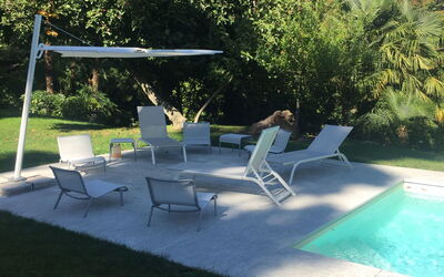 Villa Maggiore: bassin, Extérieur