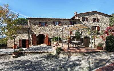 Villa Paride: Building Exterior