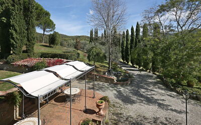 Villa Paride: Garden, Main Entrance