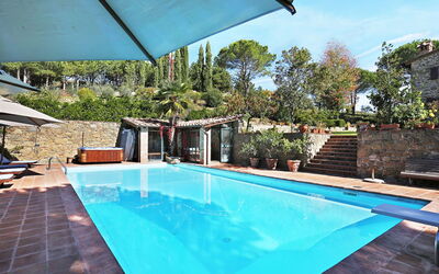 Villa Paride: Hot Tub, Pool