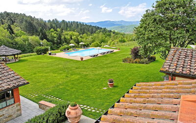 Villa Emozionale 18: bassin, Jardin