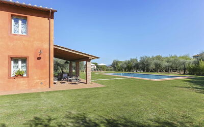 Villa Bacco: Building Exterior, Garden, Pool