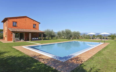 Villa Bacco: Building Exterior, Garden, Pool