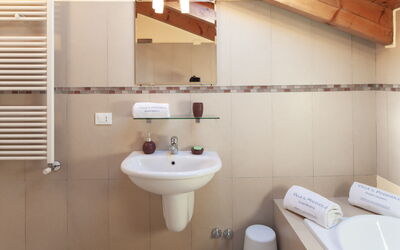 Vip Panorama 2 Apartment: Bagno