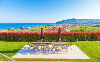 Villa Vallovaia: Balcony / Terrace / Patio