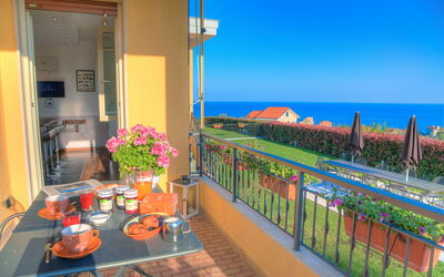 Villa Vallovaia: Balcony / Terrace / Patio