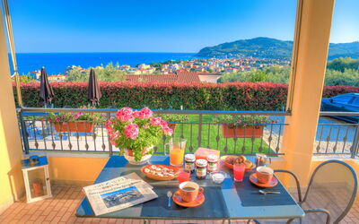 Villa Vallovaia: Balcony / Terrace / Patio