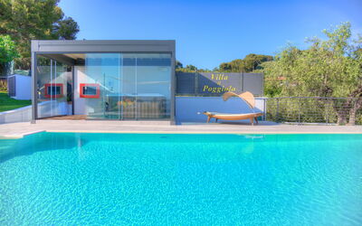 Villa Vallovaia: Piscina