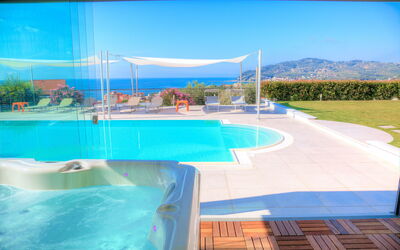 Villa Vallovaia: Piscina