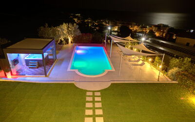 Villa Vallovaia: Piscina